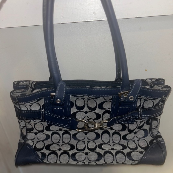 Coach Signature - Picture 1 of 2